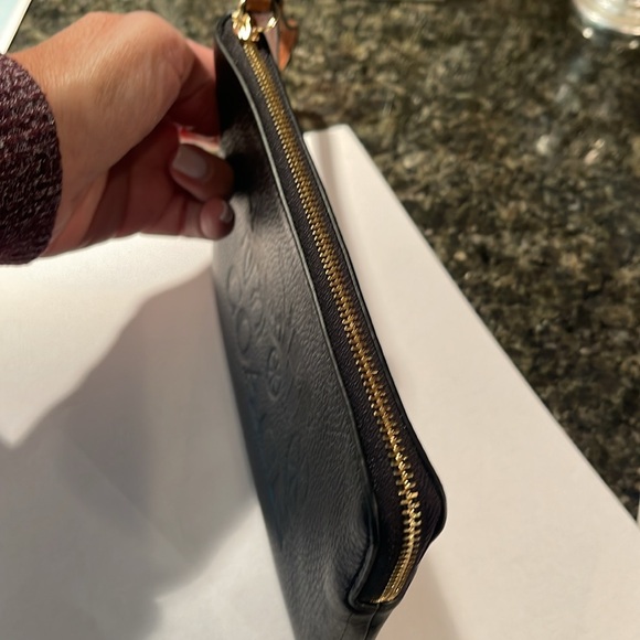 COACH black leather embossed roomy wristlet - Picture 5 of 6